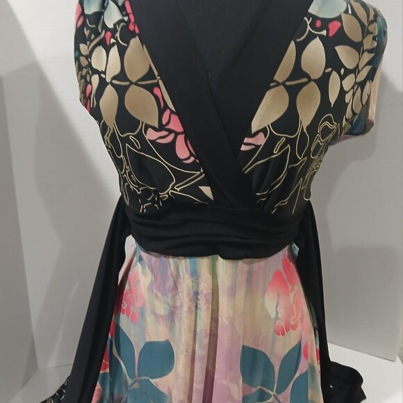 Roulette Women's Double V-Neck back and front Midi stretchy floral Dress size M. - Picture 6 of 13